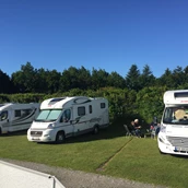 Parkeerplaats voor campers - Stellplatz Sindal Camping - A35 Sindal Camping Dänemark Kanuverleih