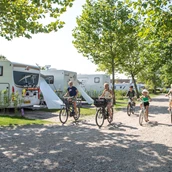 Parkeerplaats voor campers - Familie camping De Molenhoek