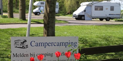 Reisemobilstellplatz - Art des Stellplatz: vor Campingplatz - Campercamping 't Seleantsje Molkwerum