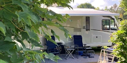 Posto auto camper - Wohnwagen erlaubt - Laren (Nordholland) - Parkcamping 't Ravenest