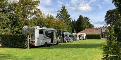 Parkeerplaats voor camper - Wohnwagen erlaubt - Laren (Nordholland) - Parkcamping 't Ravenest