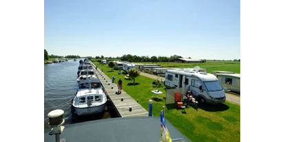 Place de parking pour camping-car - Hunde erlaubt: Hunde erlaubt - Reahûs - Camping Turfland