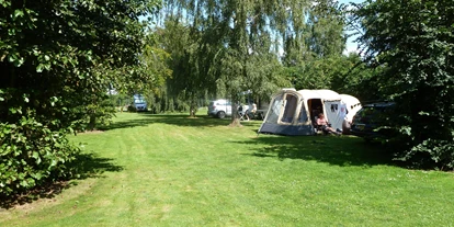 Plaza de aparcamiento para autocaravanas - Breezand - Camping de Boerenzwaluw, Zijdewind, Noord-Holland, Nederland - Camping de Boerenzwaluw