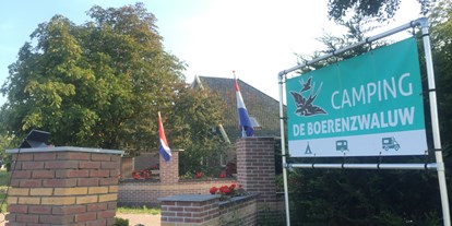 Motorhome parking space - Duschen - Kwadijk - Camping de Boerenzwaluw, Zijdewind, Noord-Holland, Nederland - Camping de Boerenzwaluw