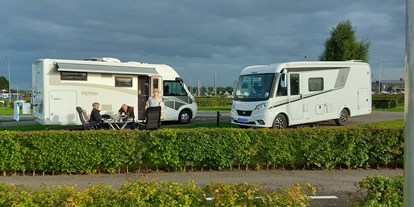 Motorhome parking space - Grauwasserentsorgung - De Moer - Stellplatz-Impressionen - Camperplaats Jachthaven Biesbosch