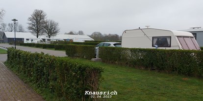 Motorhome parking space - Simonshaven - Recreatiepark Camping de Oude Maas