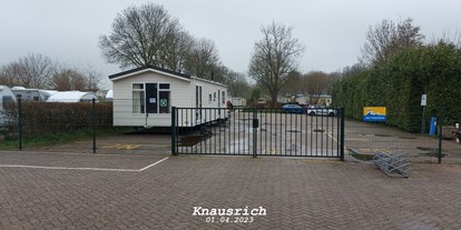 Motorhome parking space - Art des Stellplatz: ausgewiesener Parkplatz - Spijkenisse - Recreatiepark Camping de Oude Maas
