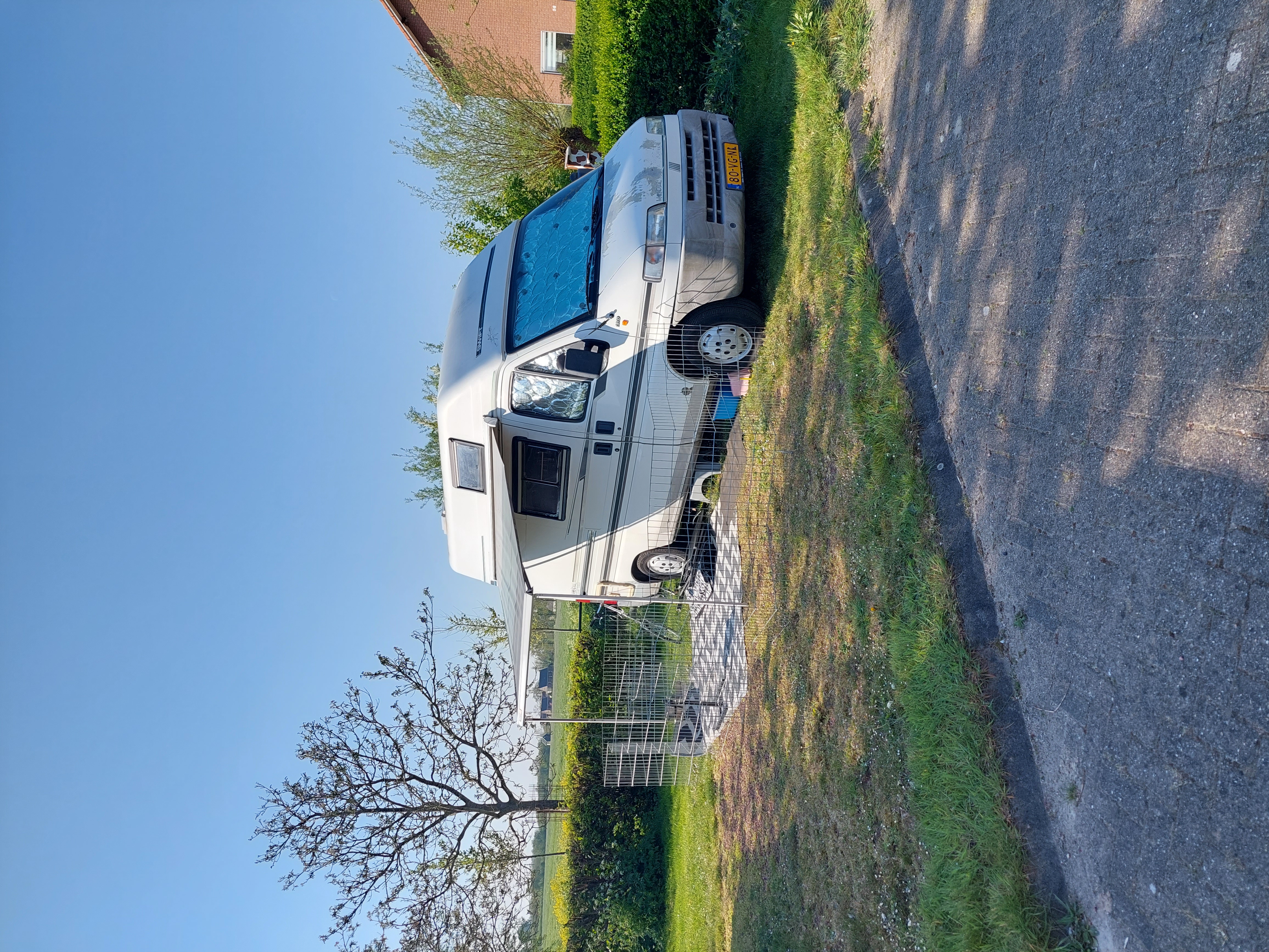 aire de camping-car - Stellplatz für Wohnmobile auf unsere Campingplatz. Platz 1 und 2.
Mindestens Aufenthalt 4 Nächte, 
Fahren nur bei An- und Abreise.
Vergess Ihre Fahrräder nicht! - Boerderij Hazenveld