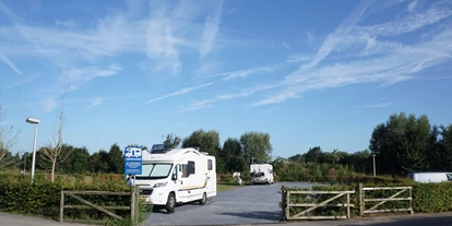 Reisemobilstellplatz - Duschen - Lienden - Wohnmobilstellplätze max. 2 Nächte - Camping Recreatiepark De Lucht