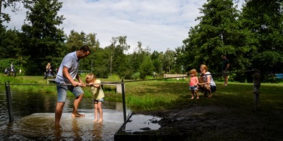 Reisemobilstellplatz - Swimmingpool - Niederlande - Spielteich
 - Camping Recreatiepark De Lucht