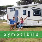 Parkeerplaats voor campers - Symbolbild - Camping, Stellplatz, Van-Life - Camping Liesbos