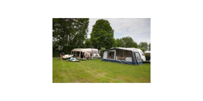 Reisemobilstellplatz - Art des Stellplatz: bei Gewässer - IJlst - Camping De Bearshoeke