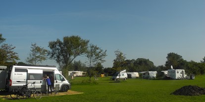 Reisemobilstellplatz - Umgebungsschwerpunkt: See - Niederlande - Unser Womo auf dem Stellplatz - Minicamping de Broodkist