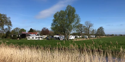Plaza de aparcamiento para autocaravanas - Nieuwlande/Niederlande - Vom Radweg aus gesehen - Camping Het Hazenpad
