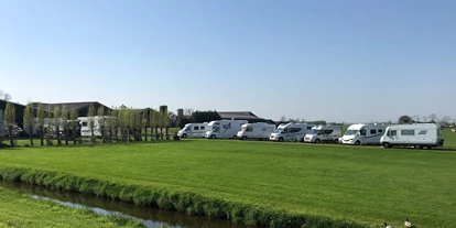 Motorhome parking space - Bergschenhoek - Extra Wohnmobilstellpatze ohne strom - Camping De Hof van Eeden