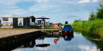 Motorhome parking space - Giethoorn - Mini-camping Het Waterhoentje