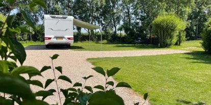 Motorhome parking space - WLAN: am ganzen Platz vorhanden - Renesse - Camper plaats - minicamping Zeeuwse Landhoeve