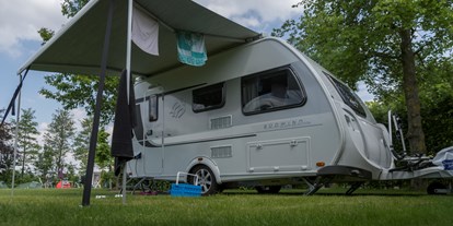 Motorhome parking space - Duschen - Ravels - Kampeerplaats algemeen - Mini camping Ut Paradèske