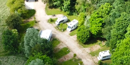 Place de parking pour camping-car - Hunde erlaubt: Hunde erlaubt - Swolgen - Wohnmobilstellplatz Maascamp