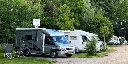 Motorhome parking space - Sint Hubert - Wohnmobilstellplatz Maascamp