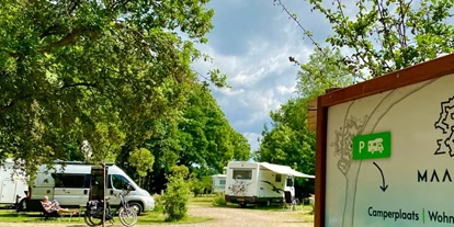 Place de parking pour camping-car - Art des Stellplatz: eigenständiger Stellplatz - Vianen (Nordbrabant) - Wohnmobilstellplatz Maascamp