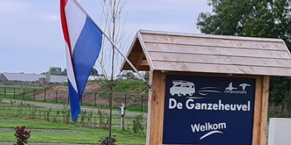 Reisemobilstellplatz - Stromanschluss - Hurwenen - Camperplaats de Ganzeheuvel