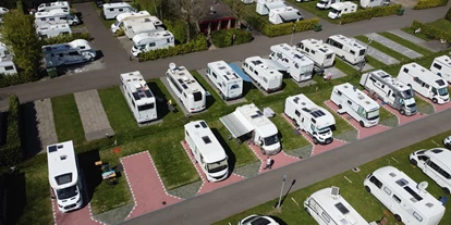 Plaza de aparcamiento para autocaravanas - Spaarndam - Camperpark Amsterdam 