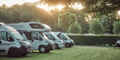 Place de parking pour camping-car - Tennis - Snelrewaard - Camperpark Amsterdam | The best way to stay!