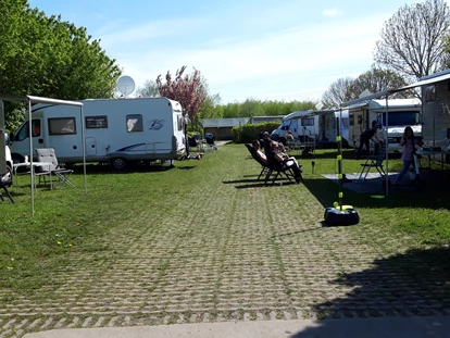 Motorhome parking space - Angelmöglichkeit - De Weere - De Gouwe Stek