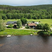 RV parking space - Nice campsite at the river Klarälven and the foot of the mountains - Sun Dance Ranch