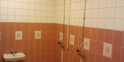 Reisemobilstellplatz - Överturingen - showers - Gillhovs Kursgård - Utbildningscentrum i Gillhov