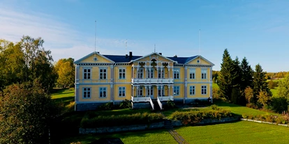Reisemobilstellplatz - Umgebungsschwerpunkt: Strand - Sangis - Hauptgebäude mit Rezeption für den Campingplatz und das Hotel. - Filipsborgs Herrgård (Filipsborg Herrenhaus)