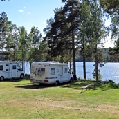 Parkeerplaats voor campers - Stellplätze am Wasser - Strömsnäs Naturcamping