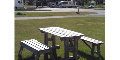 Motorhome parking space - Duschen - Northern Sweden - Pajala Camping Route 99