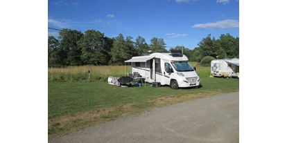 Place de parking pour camping-car - Angelmöglichkeit - Sud de la Suède - Campingplatz mit Hund ist oft gern etwas abgelegen. - Blankaholm NaturCamping