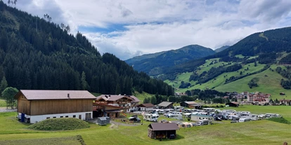 Place de parking pour camping-car - Art des Stellplatz: im Campingplatz - Tiroler Unterland - Alpencamping Gerlos