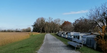 Reisemobilstellplatz - Entsorgung Toilettenkassette - Lingenau - Radweg mit Blick zum Dauercamping - Rohrspitz Yachting Salzmann e.U.