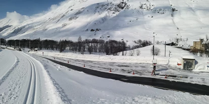 Parkeerplaats voor camper - öffentliche Verkehrsmittel - Alpen - Direkt an der Langlaufpiste und Winterwanderwege / Bikerouten - Zumdorf Hospental