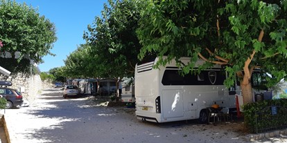Motorhome parking space - Duschen - Baške Oštarije - Camping Odmoree