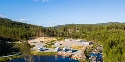 Parkeerplaats voor camper - Bademöglichkeit für Hunde - Noorwegen - Villmarkseventyret bobilparkering
