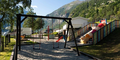 Parkeerplaats voor camper - Angelmöglichkeit - Noorwegen - Spielplatz - Geirangerfjorden Feriesenter