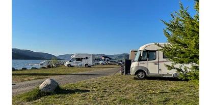Place de parking pour camping-car - WLAN: am ganzen Platz vorhanden - Nordland - Rognan Fjordcamp - Rognan Fjordcamp