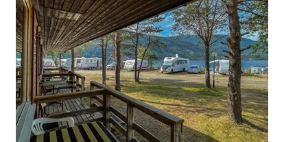 Plaza de aparcamiento para autocaravanas - Duschen - Noruega - Rognan Fjordcamp - Rognan Fjordcamp