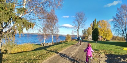 Reisemobilstellplatz - Radweg - Gjøvik - Walk or bike the Beach-trail - Evjua Strandpark