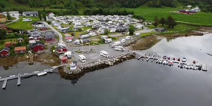 Plaza de aparcamiento para autocaravanas - Noruega - Tingvoll Camping