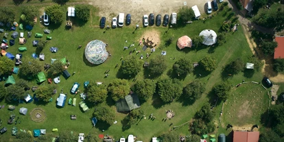 Plaza de aparcamiento para autocaravanas - Wohnwagen erlaubt - Jauneikiškės - Sunny Nights Camping & Homestead