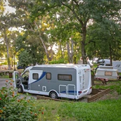 Espacio de estacionamiento para vehículos recreativos - Camping pitch - Parque Campismo Monsanto