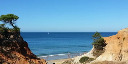 Reisemobilstellplatz - Umgebungsschwerpunkt: Meer - Olhos de Água - Praia da Falesia 400m - Algarve Motorhome Park Falésia