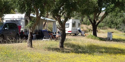 Place de parking pour camping-car - Stromanschluss - Région de l'Alentejo - Camping Serro da Bica