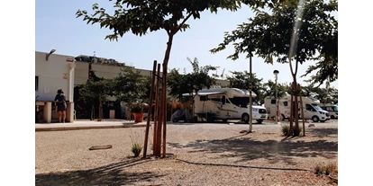 Parkeerplaats voor camper - WLAN: am ganzen Platz vorhanden - Chilches - Nomadic Valencia Camping Car
